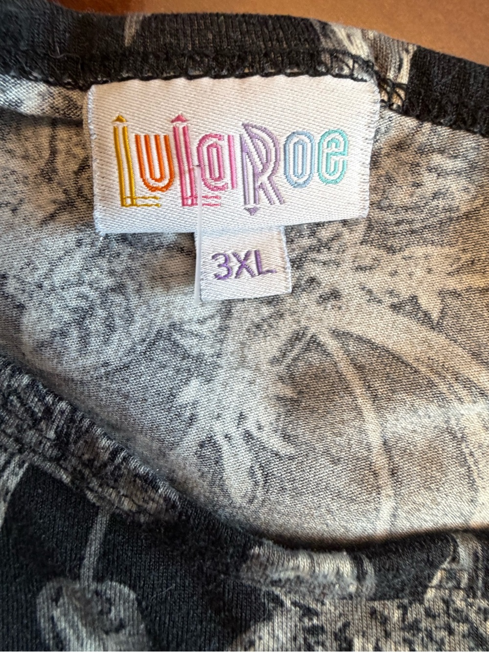 LuLaRoe Black Floral Scoop Neck Tunic - Picture 6 of 6